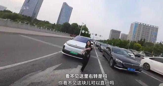 司机气到流产公布完整行车记录仪河北女司机与骑手冲突后续：女(图8)